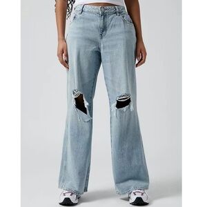 PacSun Women's Light Indigo Ripped Jeans